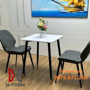 Chân bàn bọc đồng