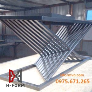 Gia công chân bàn ăn hình nan quạt