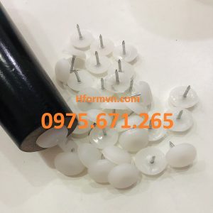 Gia công đinh đế nhựa màu trắng