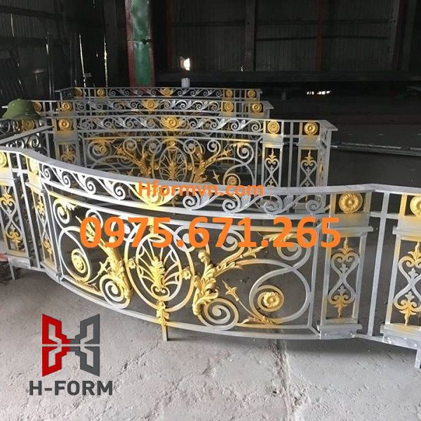 Gia Công Hoa Sắt Ban Công – Giải Pháp Trang Trí Và Bảo Vệ Không Gian Hoàn Hảo 13 Gia công hoa sắt ban công
