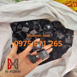 Gia công nắp bịt nhựa có ren tăng chỉnh