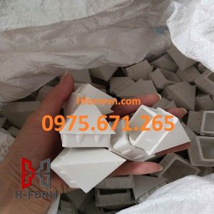 Gia công nhựa bịt đầu thép hộp giá tốt