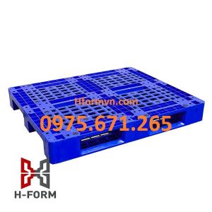 Pallet nhựa lõi thép