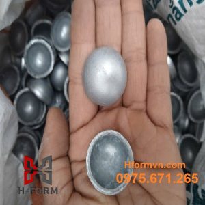 Gia công nắp cầu sắt trang trí mỹ thuật – Điểm nhấn hoàn hảo cho hàng rào, lan can và cổng sắt cao cấp 4 Ứng dụng của nắp cầu sắt