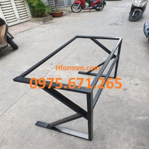 Xưởng gia công chân bàn sắt