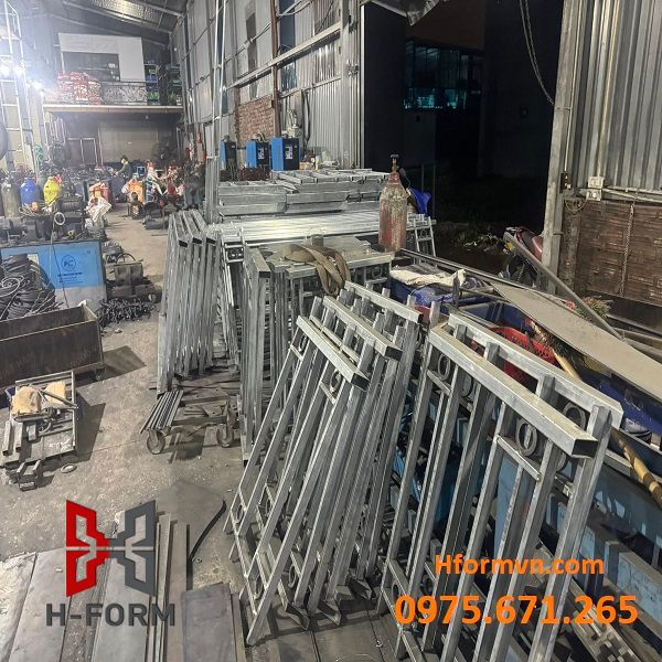 Xưởng gia công hoa sắt nghệ thuật